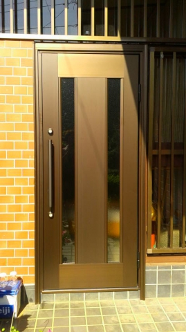 【石岡府中店】木製ドアからアルミドアへドアリモ施工